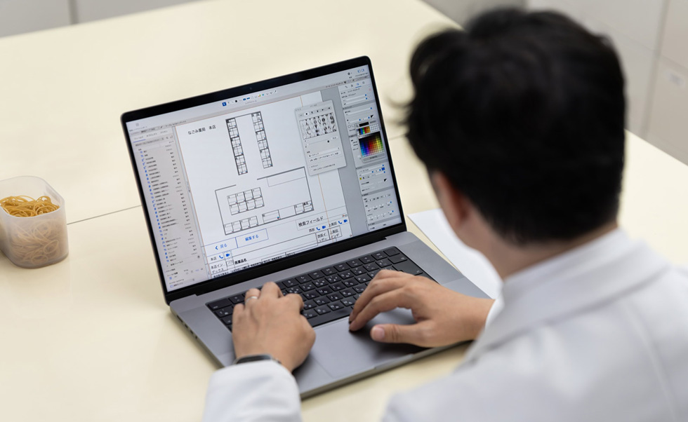 Watanabe 创建了定制数字系统，方便员工管理复杂的处方药库存